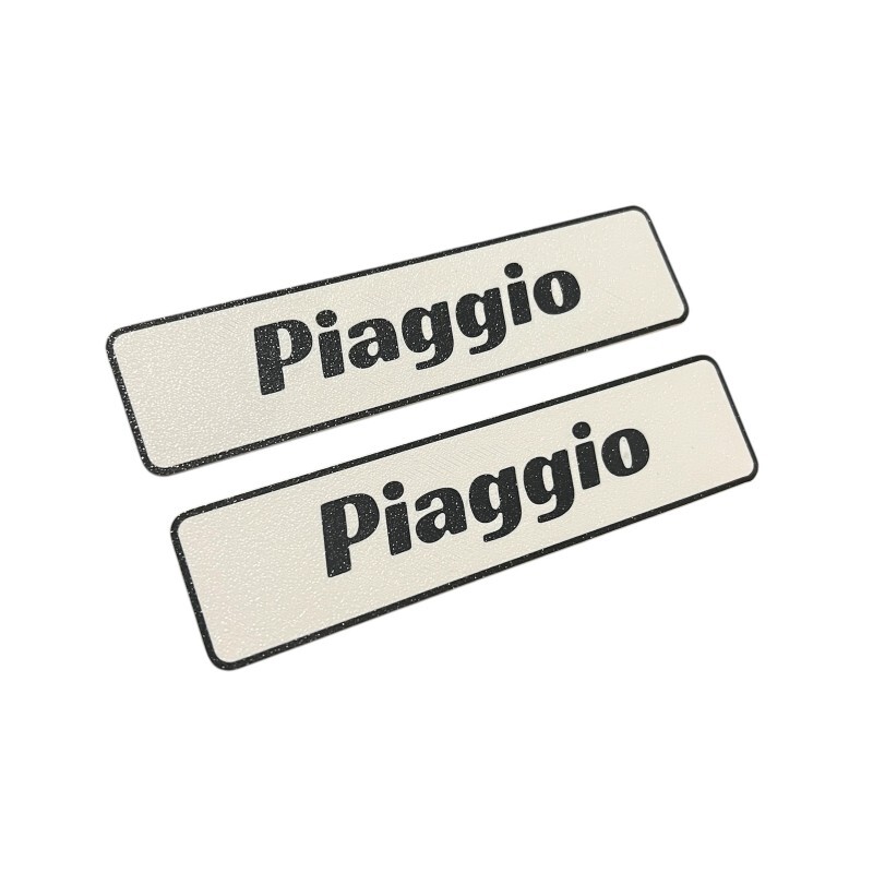 coppia-di-targhette-piaggio-per-serbatoio-piaggio-ciao-px-p-pxv-pv-sc-si-bravo (1)
